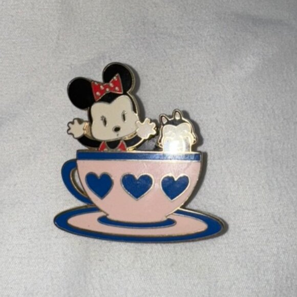 EUC, Disney Go Minnie and Cat in Teacup Pin, Minnie Mouse + Figaro, Pink Black - Picture 2 of 12